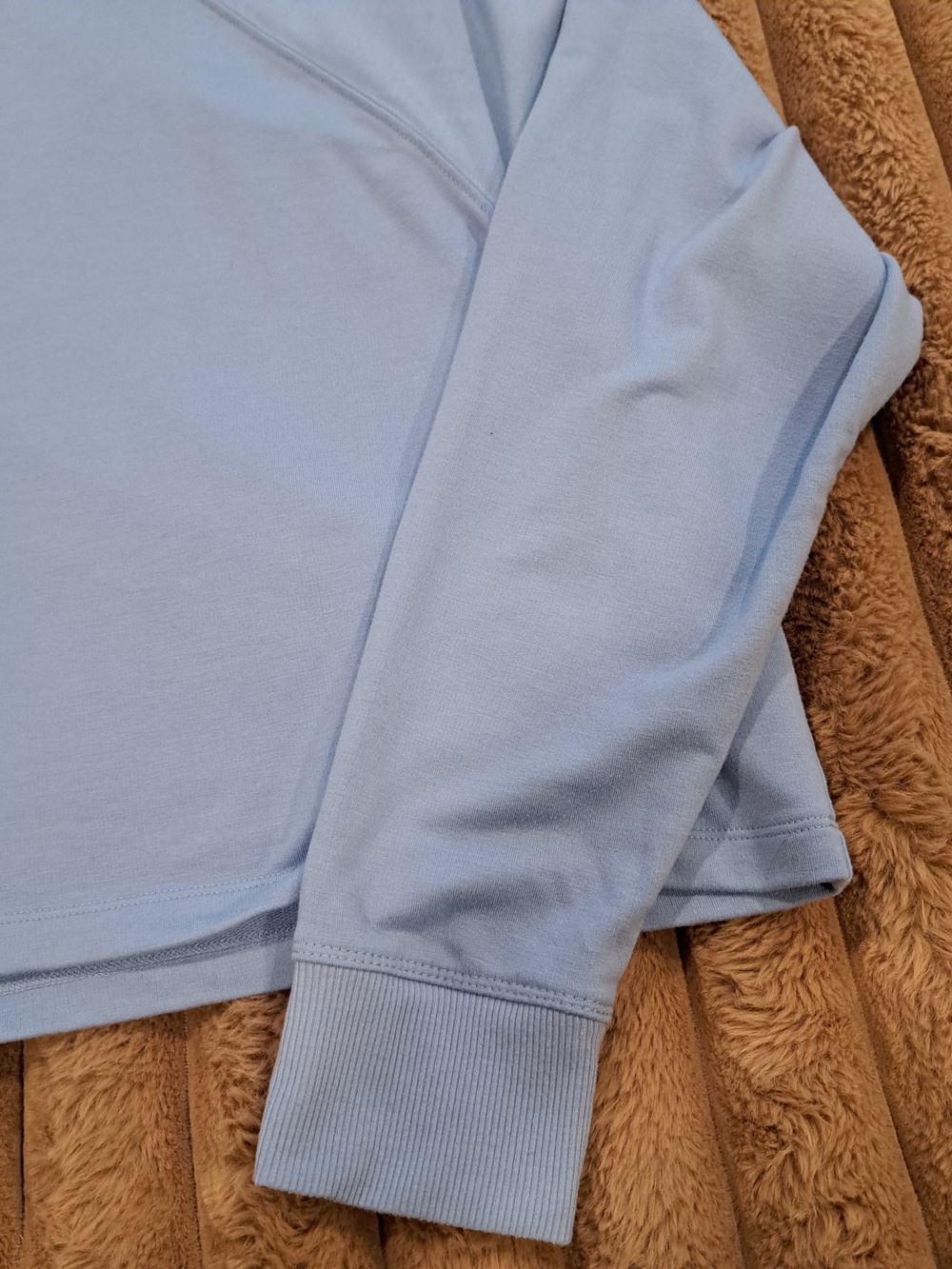 DKNY Sport Long Sleeve Crew Neck Slight Crop Solid Womens Top Light Blue Large - Picture 2 of 8